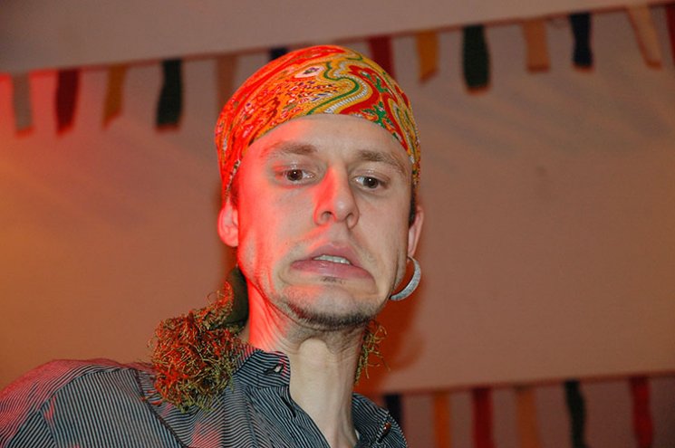 pb2006_74